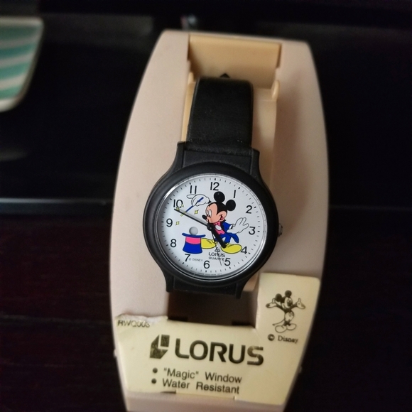 Rare Mickey Magician Watch - Picture 1 of 2